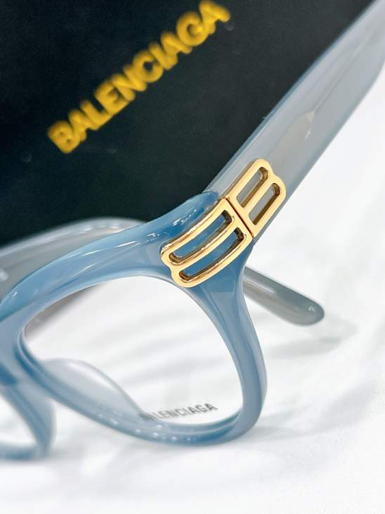 Picture of Balenciaga Sunglasses _SKUfw80535833fw